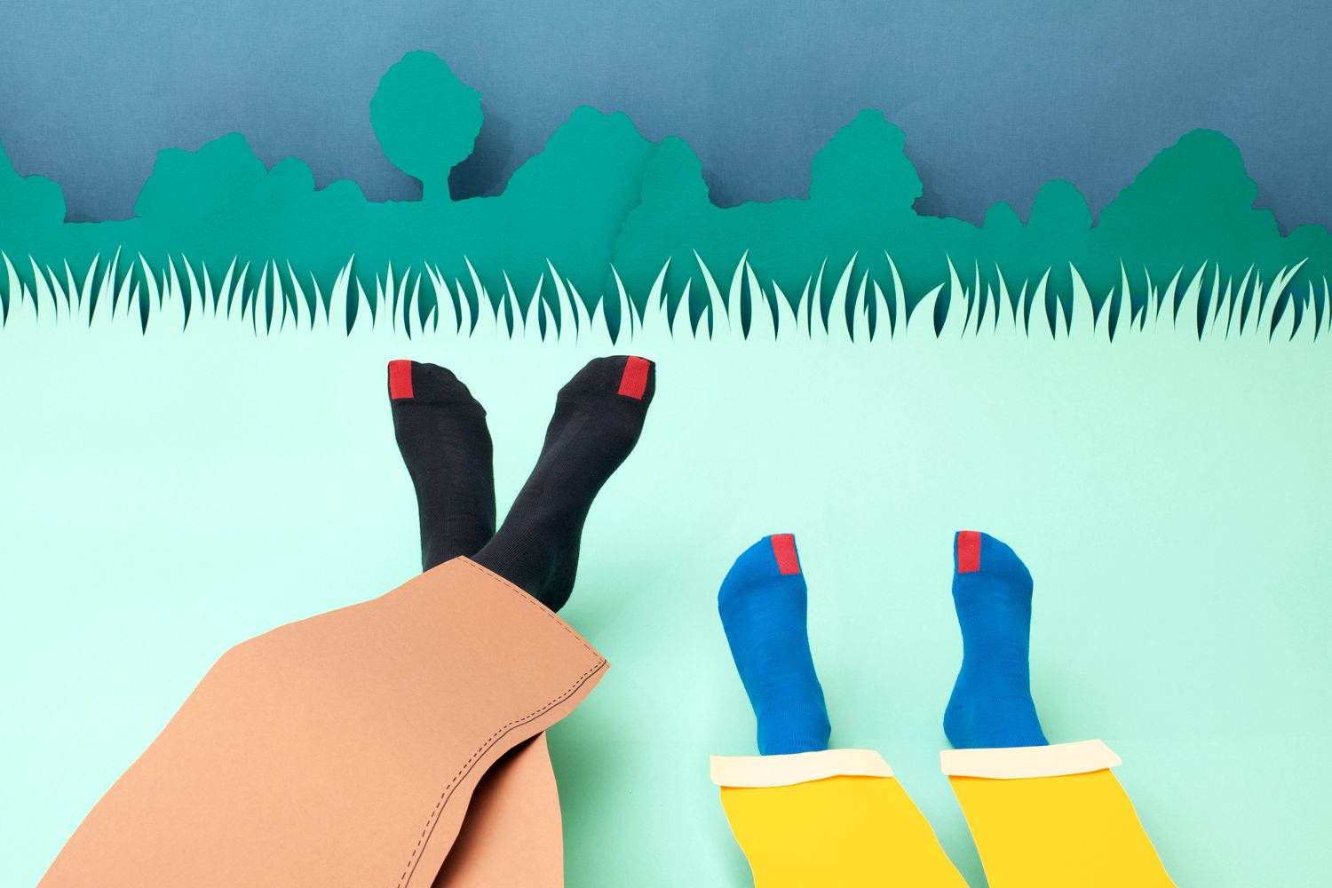 plus12socks Socken Zeichnung mit Füßen von Erwachsenen und Kindern